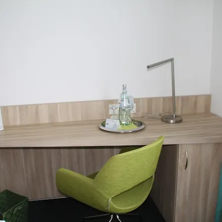 Πανσιόν Gaestehaus Wilhelmshoehe 3*